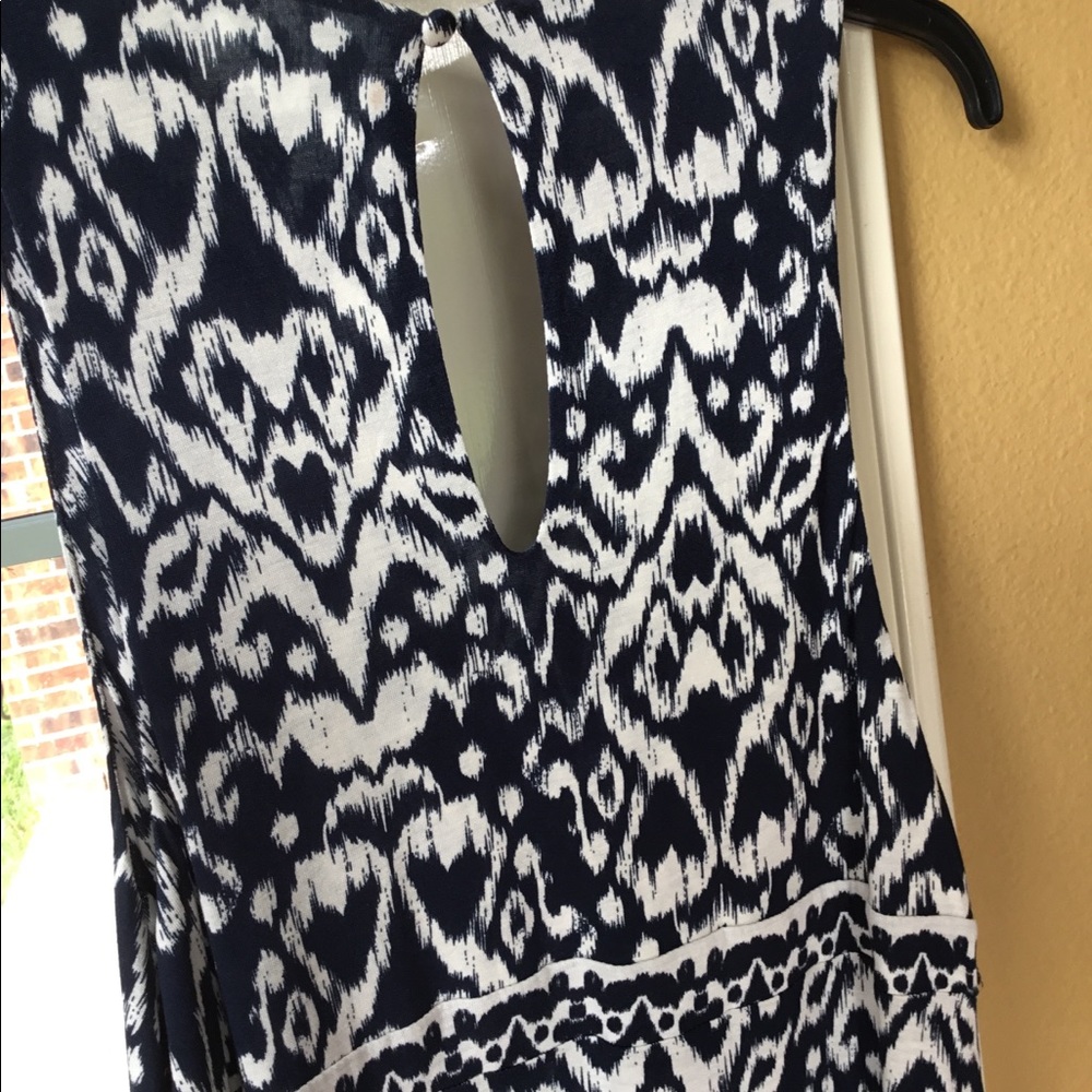 Dress - Picture 4 of 5